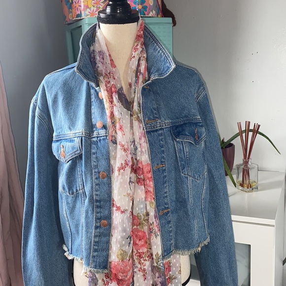 NEW ♥️  PINK VICTORIA’S SECRET ♥️ Cropped Oversized Denim Jacket ♥️  M - Picture 11 of 16